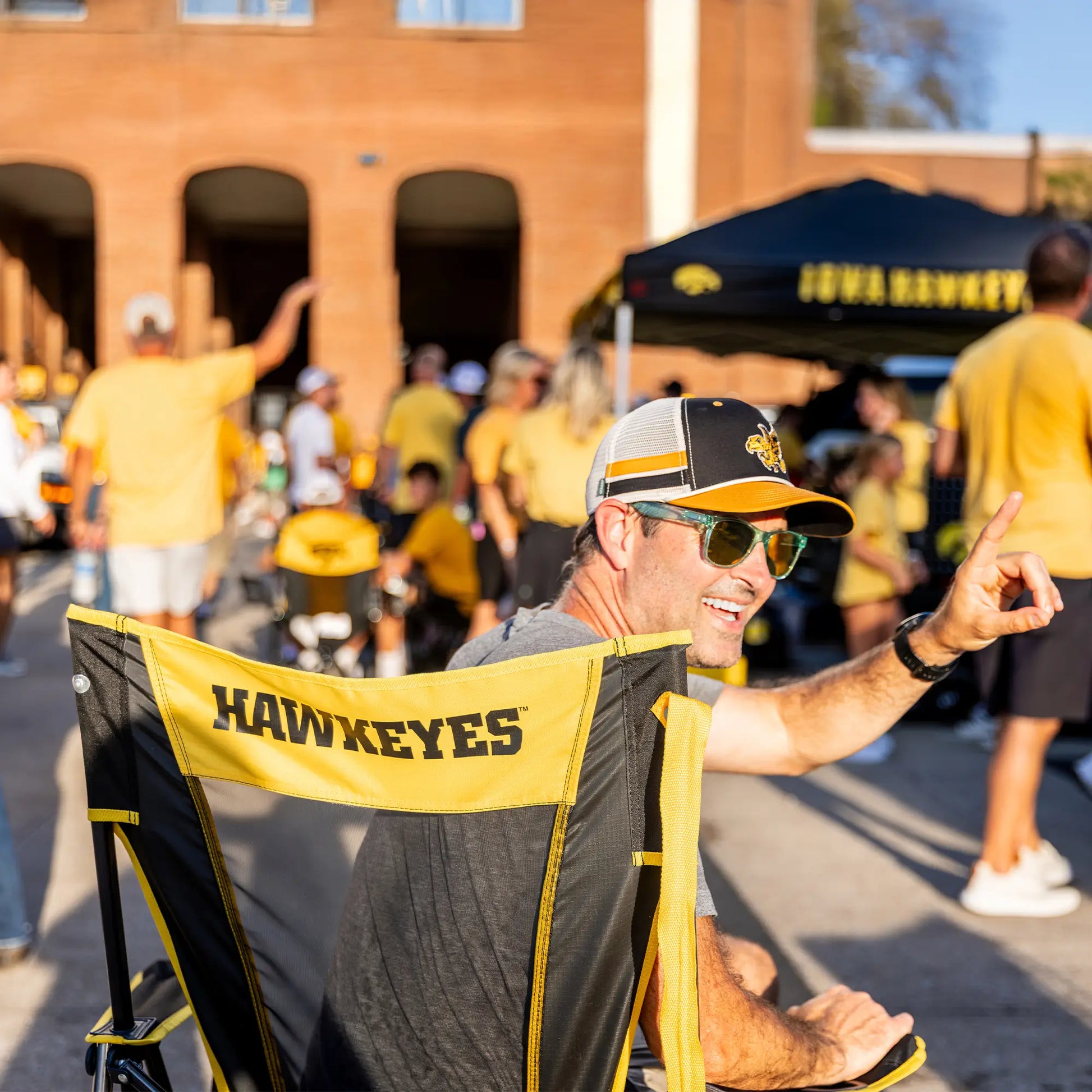 College Comfort Pro Rocker™ - Iowa Hawkeyes - Gift Ready