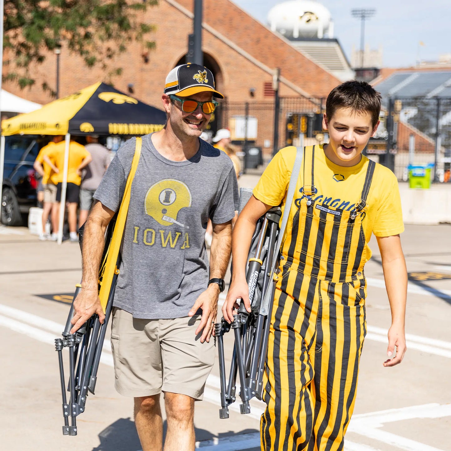 College Comfort Pro Rocker™ - Iowa Hawkeyes - Gift Ready